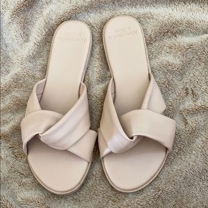 Abercrombie & Fitch slide sandals